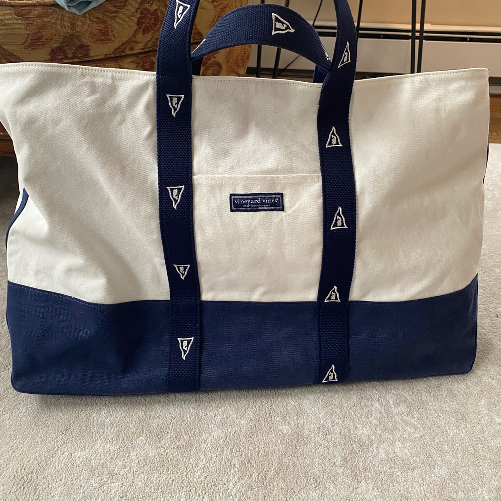 NWT Vineyard Vines Burgee Flag Overnight Tote